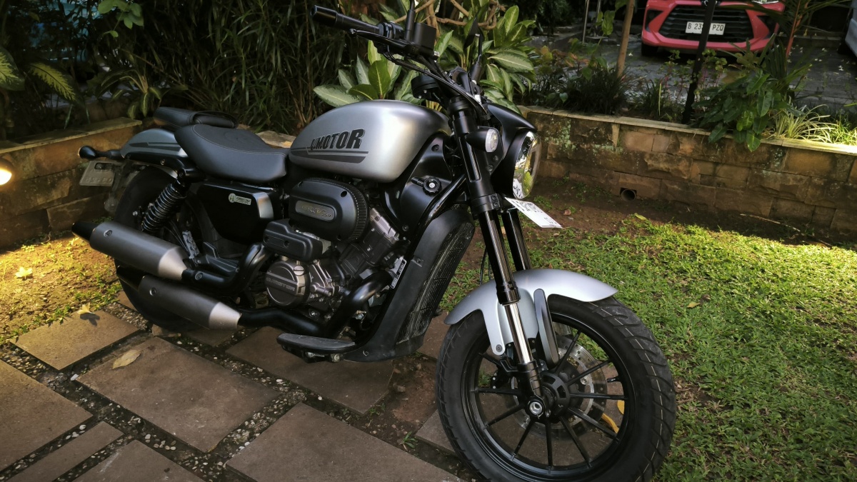 Cruiser Matik QJMotor SRV 250 AMT Paling Digandrungi di Indonesia