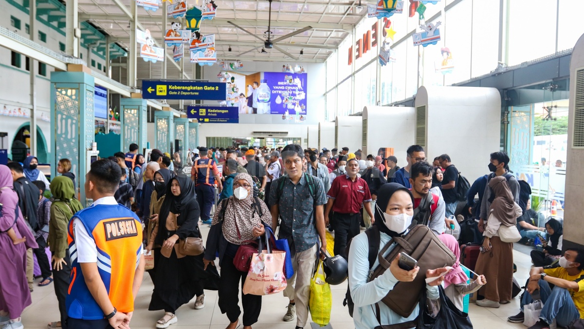 Rekor Mudik Lebaran 2025! KAI Angkut 2,2 Juta Penumpang, Stasiun Ini Paling Ramai