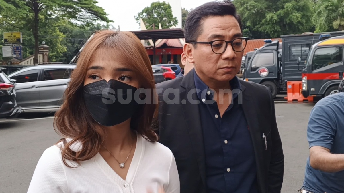 Fuji Resmi Laporkan Agensi yang Bawa Kabur Uang Hasil Kerjanya