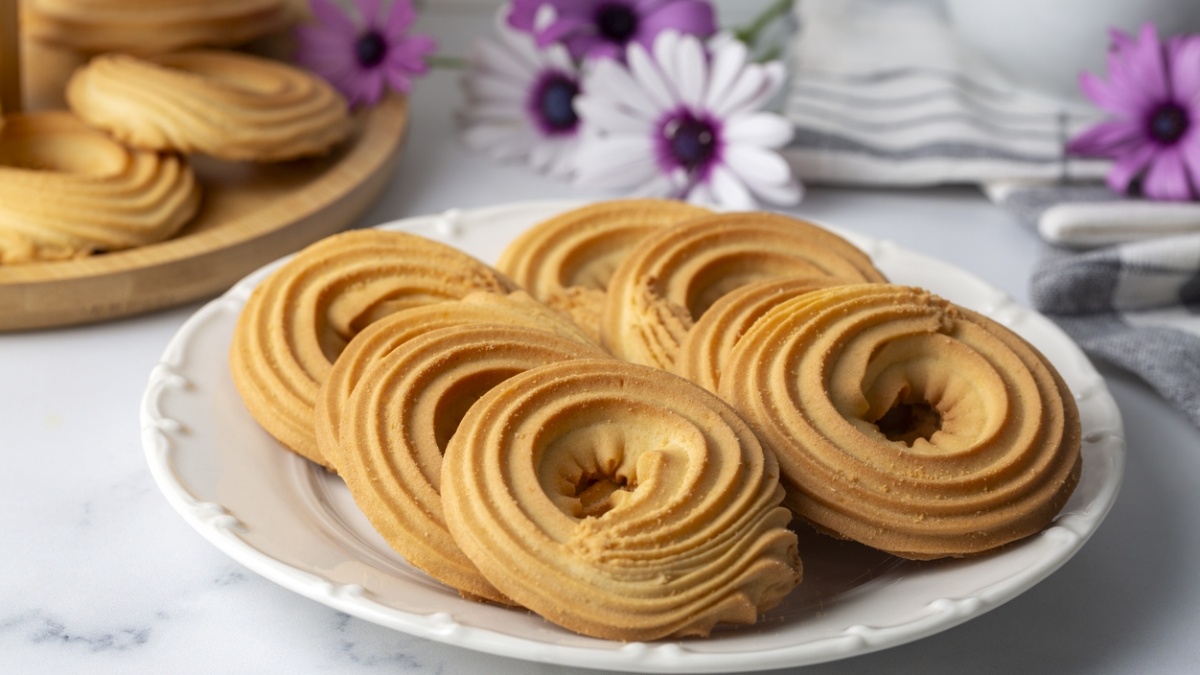 Rekomendasi Alat untuk Membuat Kue Manis dan Lembut