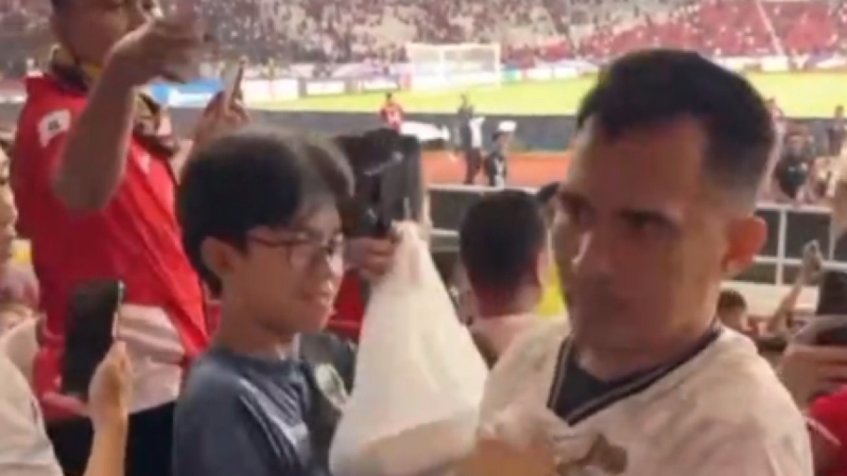 Ini Tampang Suporter yang Bikin Marselino Geram, Usai Jersey Buat Anak Kecil Dibawa Kabur