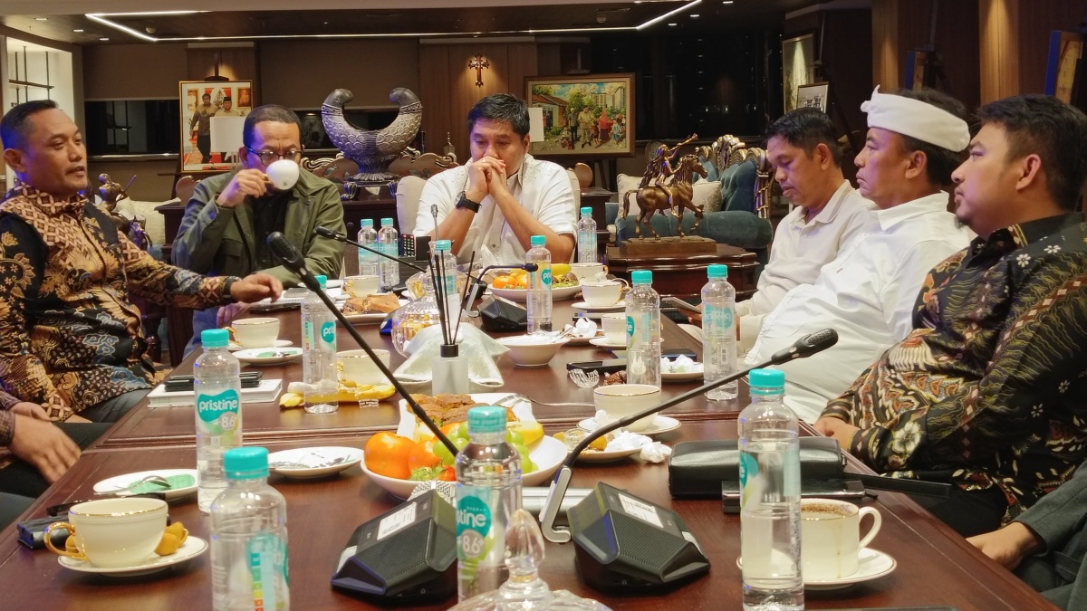 Menteri PKP, Gubernur Jabar & Wagub Kaltim Bahas Percepatan Perumahan Berkelanjutan