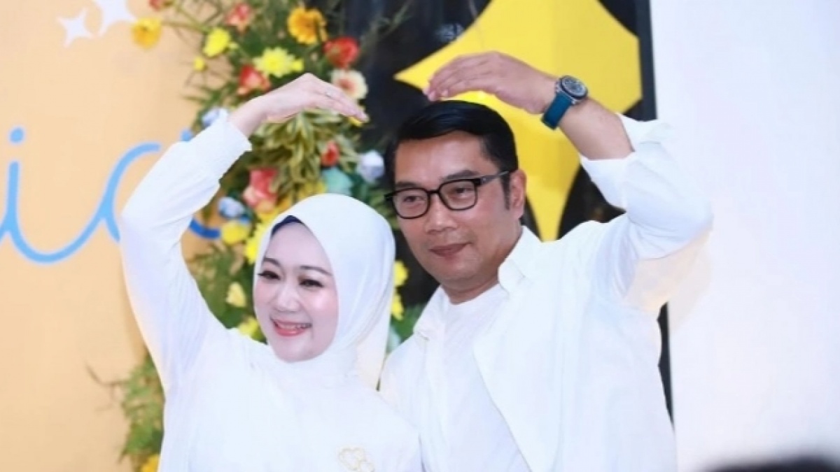 Ridwan Kamil Sering Tampil Mesra Bareng Istri di Medsos, Ternyata Ini Tandanya