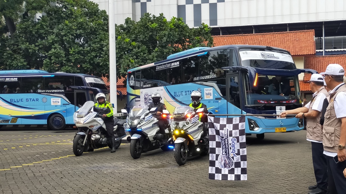 Mudik Aman Sampai Tujuan Bersama Bulog: 13 Bus Gratis Antarkan 650 Pemudik ke Jawa dan Sumatera
