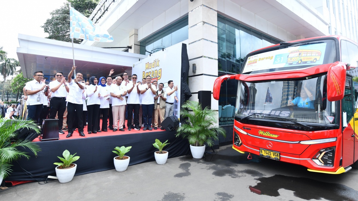 Menteri ESDM dan Dirut Pertamina Lepas 1.407 Pemudik