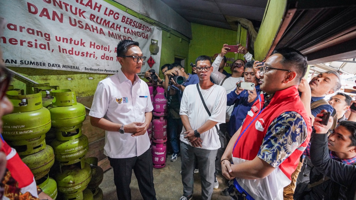 Wamen BUMN Kunjungi Pangkalan LPG di Bandung, Pastikan Stok Aman