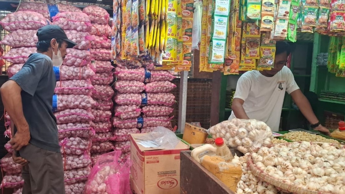 Harga Bawang dan Beras Kompak Naik, Minyak Goreng Ikut Makin Mahal