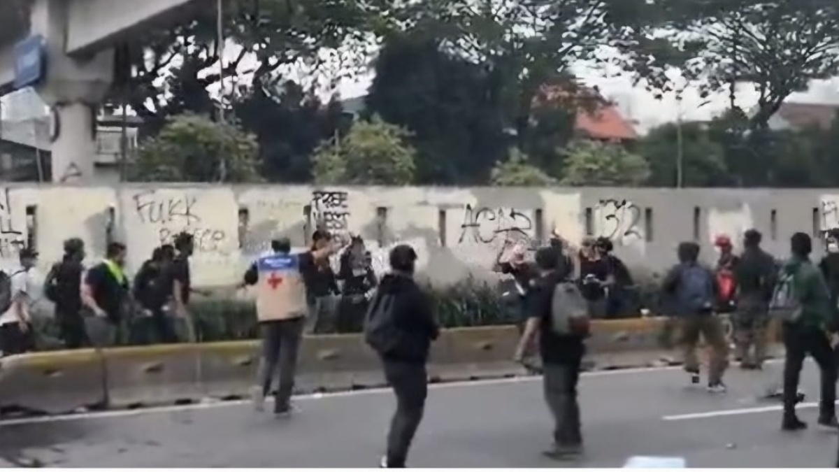 Intel Todong Pistol di Demo RUU TNI? ICJR: Seharusnya Tidak Boleh!