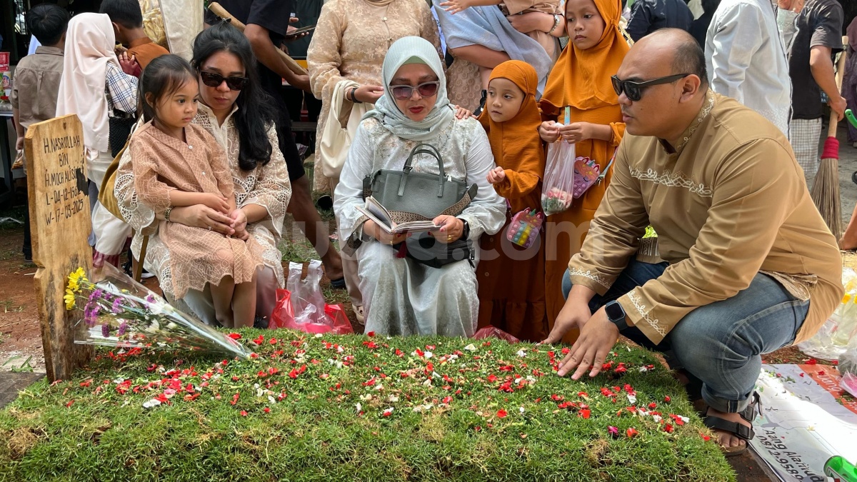 Mat Solar Pergi, Tak Ada Lagi yang Hobi Sebar Uang Saat Idul Fitri