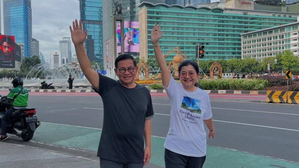 Jakarta Lengang Lebaran, Gubernur Pramono Anung Pamer Gaya Kasual di Bundaran HI