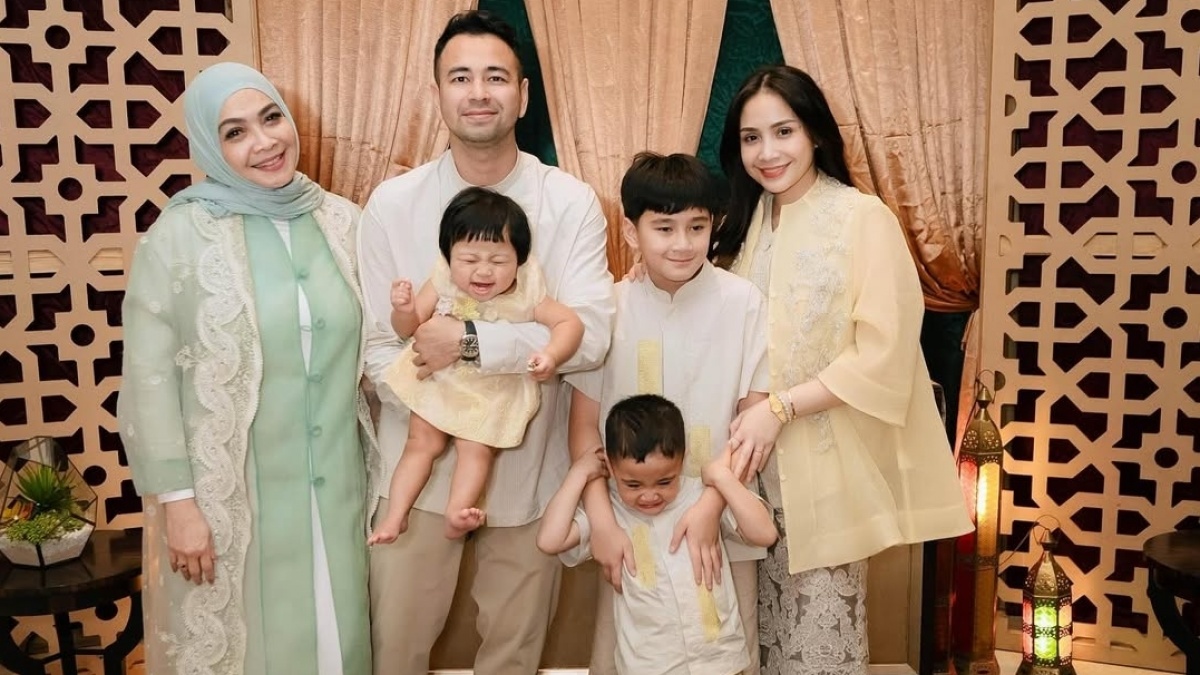 Dari Kebaya hingga Jam Tangan, OOTD Lebaran Nagita Slavina Nyaris Tembus Rp1 Miliar!