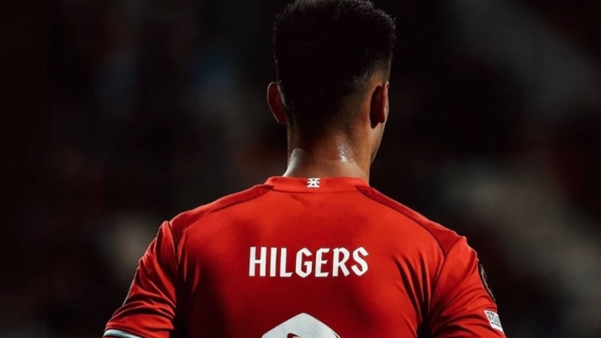 Mees Hilgers Dituduh Pura-pura Cedera, Pengamat Pasang Badan