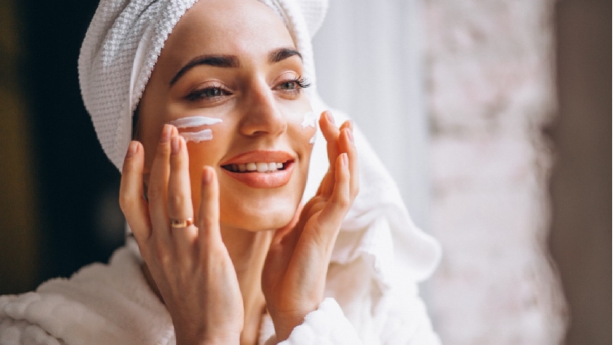 Rahasia Kulit Glowing dan Sehat, Intip 5 Step Skincare Pagi dan Malam Ini