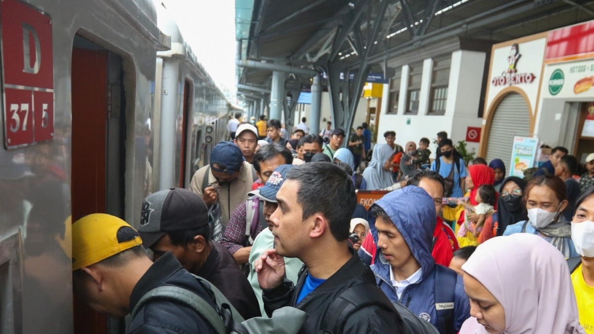 Puncak Arus Balik Lebaran 2025 dengan Penumpang Kereta Api Diprediksi Terjadi Besok