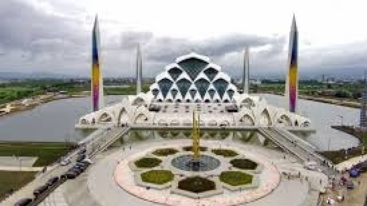 Mengenal Masjid Al Jabbar Karya Ridwan Kamil, Utang Pembangunannya Dibongkar Dedi Mulyadi