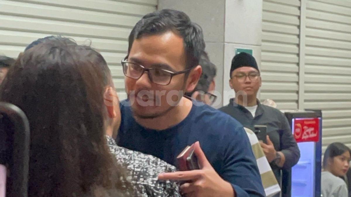 Biasa Bengis di Film, Anak Ungkap Karakter Asli Ray Sahetapy: Kayak Teman, Suka Main PS