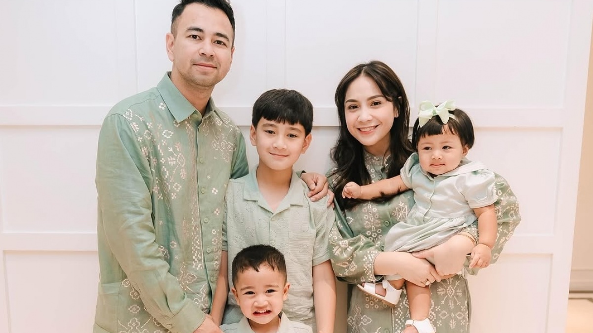 Beda Kelas THR yang Diterima Rafathar-Rayyanza dari Keluarga Raffi Ahmad