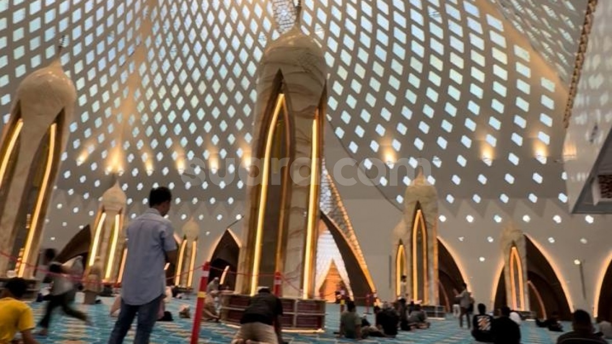 7 Fakta Menarik Masjid Al Jabbar, Disebut Dibangun Dengan Utang Rp3,4 Triliun