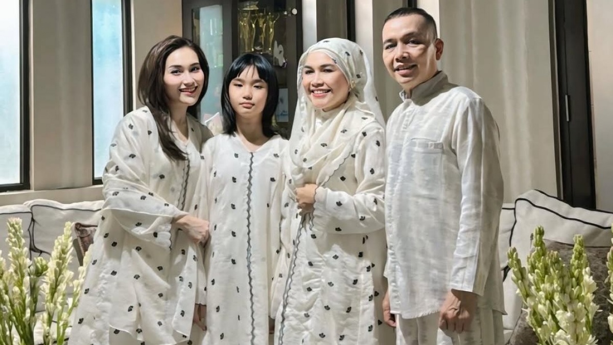Umi Kalsum Benarkan Selalu Kasih Air Doa-Doa Buat Ayu Ting Ting Setiap Hari: Buat Syuting