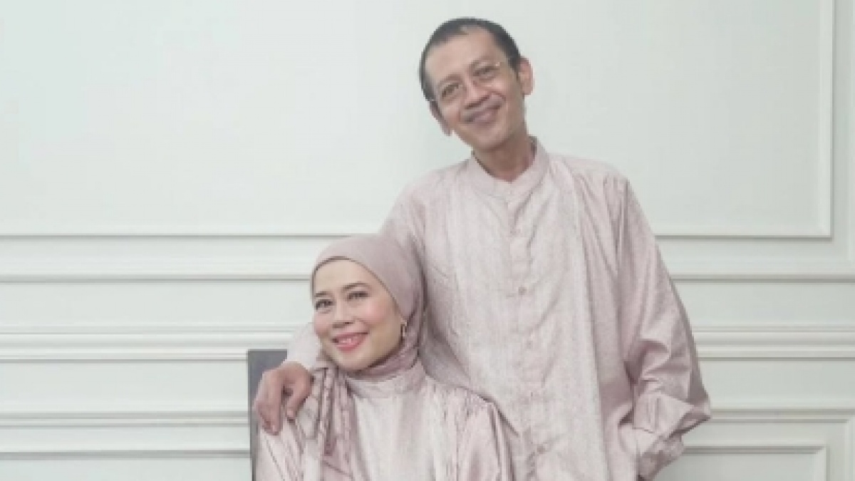 Siapa Suami Dewi Yull Sekarang? Izinkan Istri Hadiri Pemakaman Ray Sahetapy