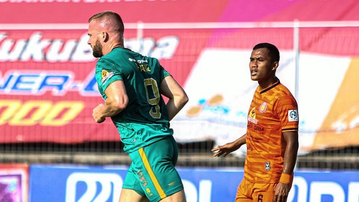 Cerita Senior Calvin Verdonk Soal Sepak Bola Indonesia: Sungguh Gila!