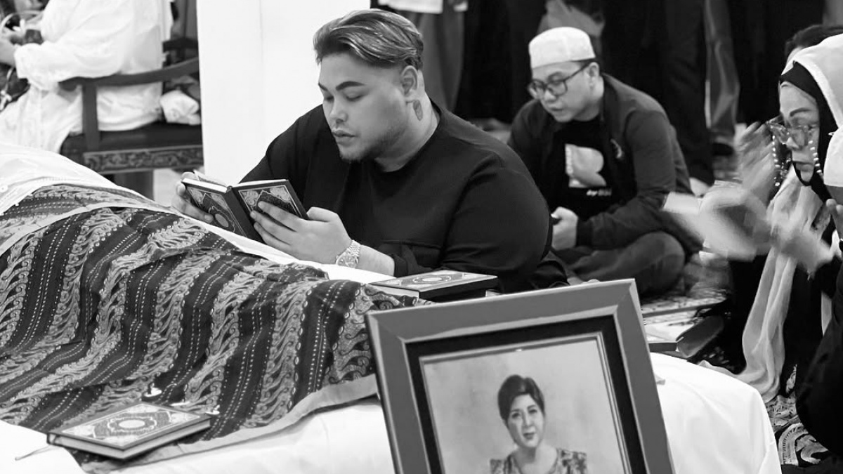 Baca Yasin di Depan Jenazah Titiek Puspa, Ivan Gunawan Ungkap Kenangan Manis Bareng Almarhumah