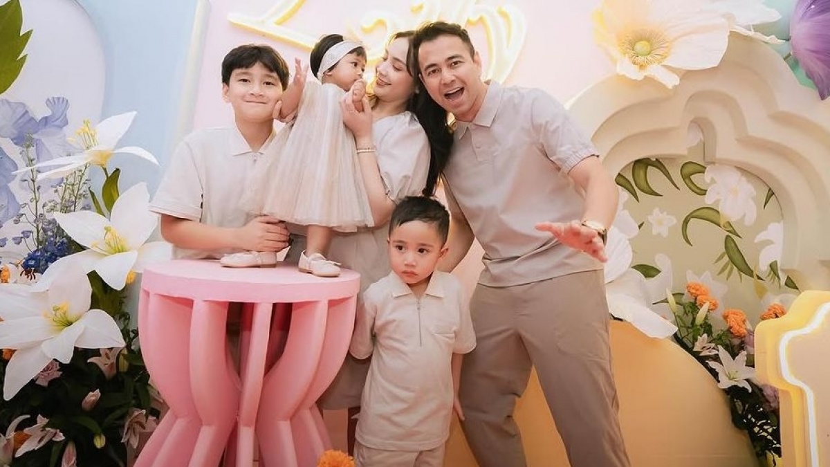 Diam-Diam Pakai Dior! Harga Baju Ultah Lily Bikin Netizen Syok: Setara 9 Bulan Gajiku