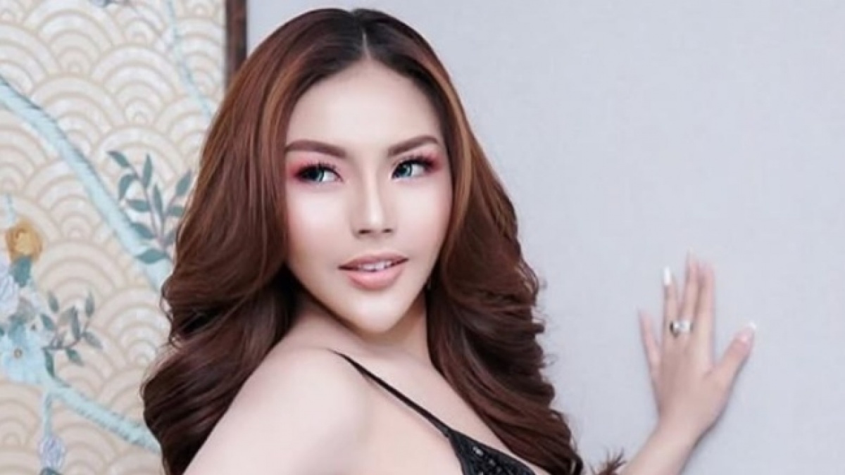 Lisa Mariana Nangis-Nangis Sebut Anaknya Darah Daging Revelino Tuwasey