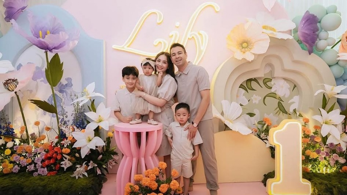 Gucci hingga Dior, Intip 5 Baju Baby Lily yang Harganya Tembus Belasan Juta