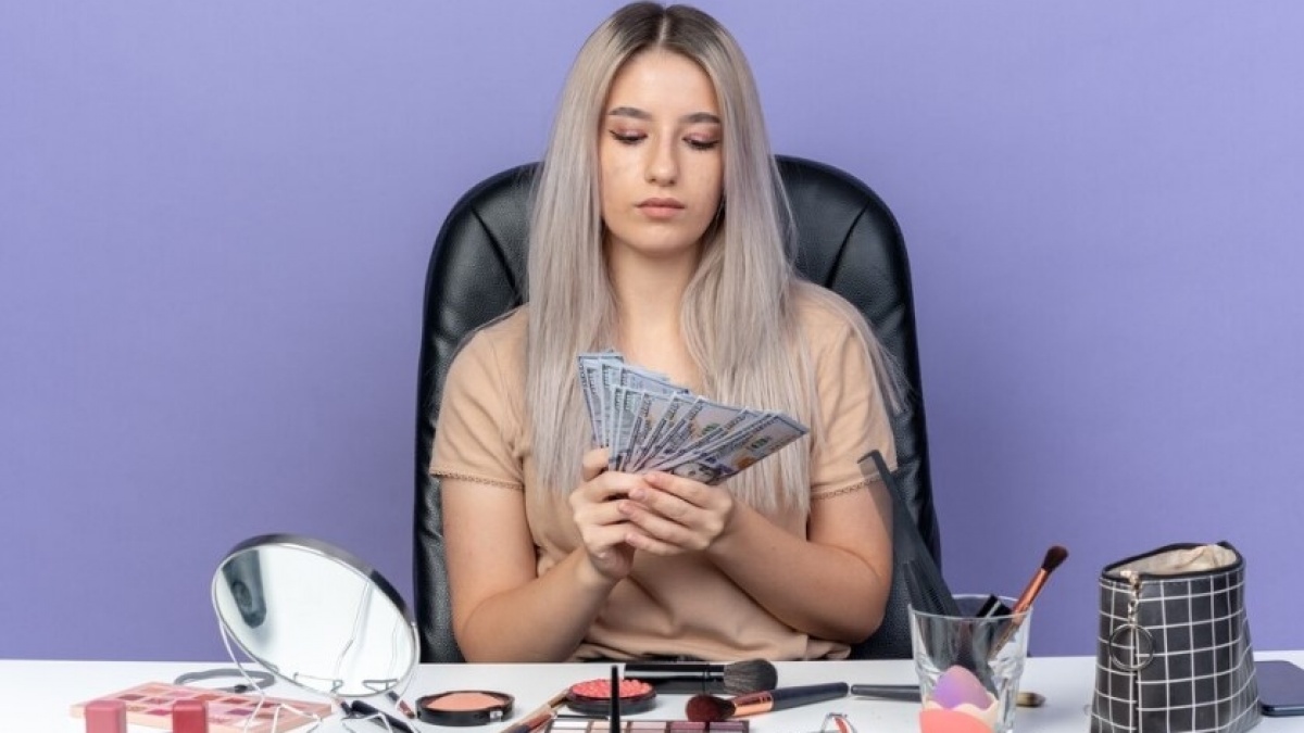 4 Cara Warganet Menghemat Budget Skincare 'In This Economy'