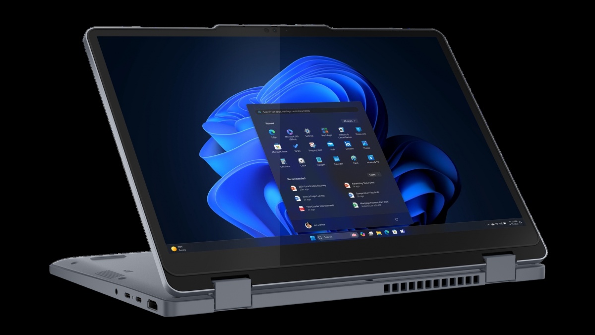 Lenovo Pamer Jajaran Perangkat dan Solusi Dilengkapi AI Bagi Pelajar Terbaru di Ajang FETC 2025
