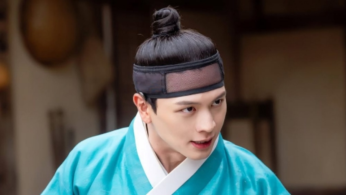 Fakta Menarik Peran Yook Sung Jae di Drama The Haunted Palace
