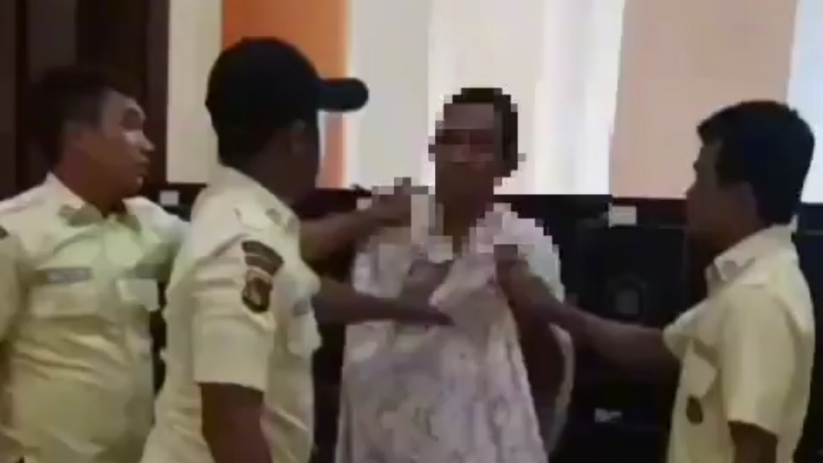 Satpam Bekuk Pria Nyamar Jadi Perempuan di Masjid NTB: Ngaku Dapat Bisikan Gaib