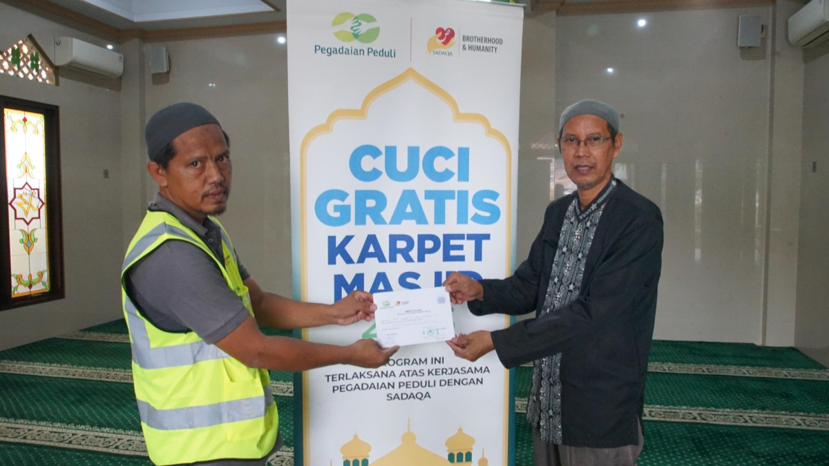Berikan Kenyamanan Masyarakat Beribadah Dengan Karpet Bersih, Merupakan bentuk kepedulian Pegadaian