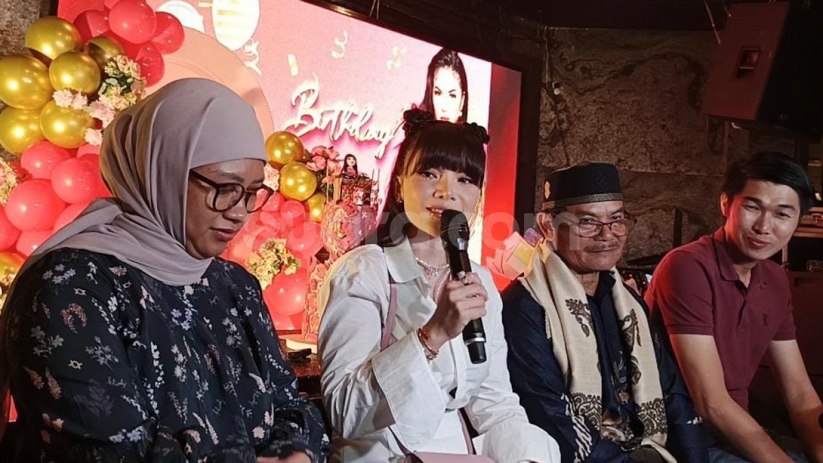 Kasih Kado Ratusan Juta Rupiah ke Dinar Candy, Sang Ayah Jual Hasil Panen Beras