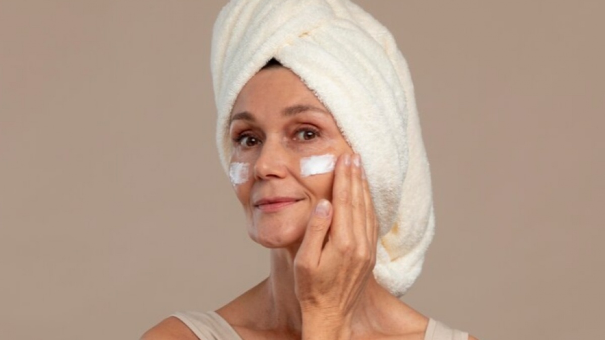 Daftar Sunscreen untuk Usia 50 Tahun ke Atas, Kulit Fresh Samarkan Tanda Penuaan