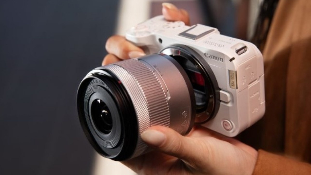 Bye-Bye Ribet! Canon EOS R50 V, Kamera One-Hand Operation untuk Kreator Konten Kekinian