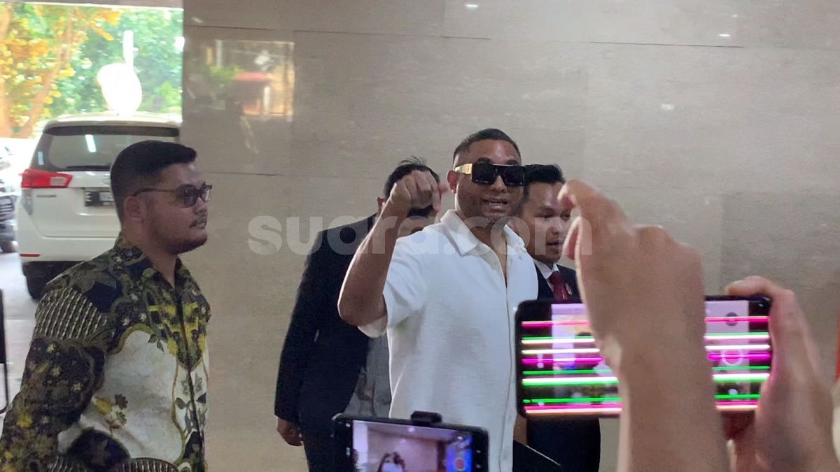 Marganya Diplesetkan Ahmad Dhani Jadi Porno, Rayen Pono Sambangi Bareskrim Polri