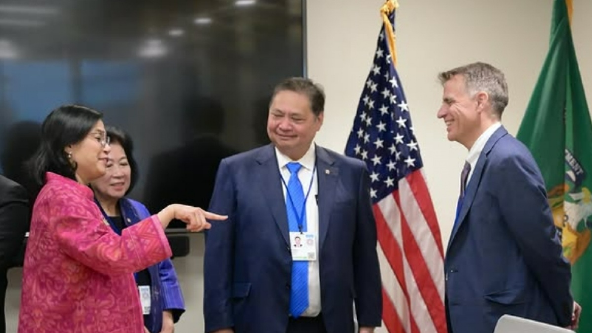 Peringatan Sri Mulyani: Ekonomi RI Terancam Melambat Akibat "Tarif Trump" 32 Persen!