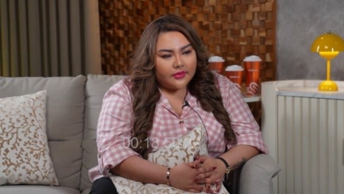 Tak Simetris, Hidung Lisa Mariana saat Tampil di Podcast Richard Lee Tuai Sorotan