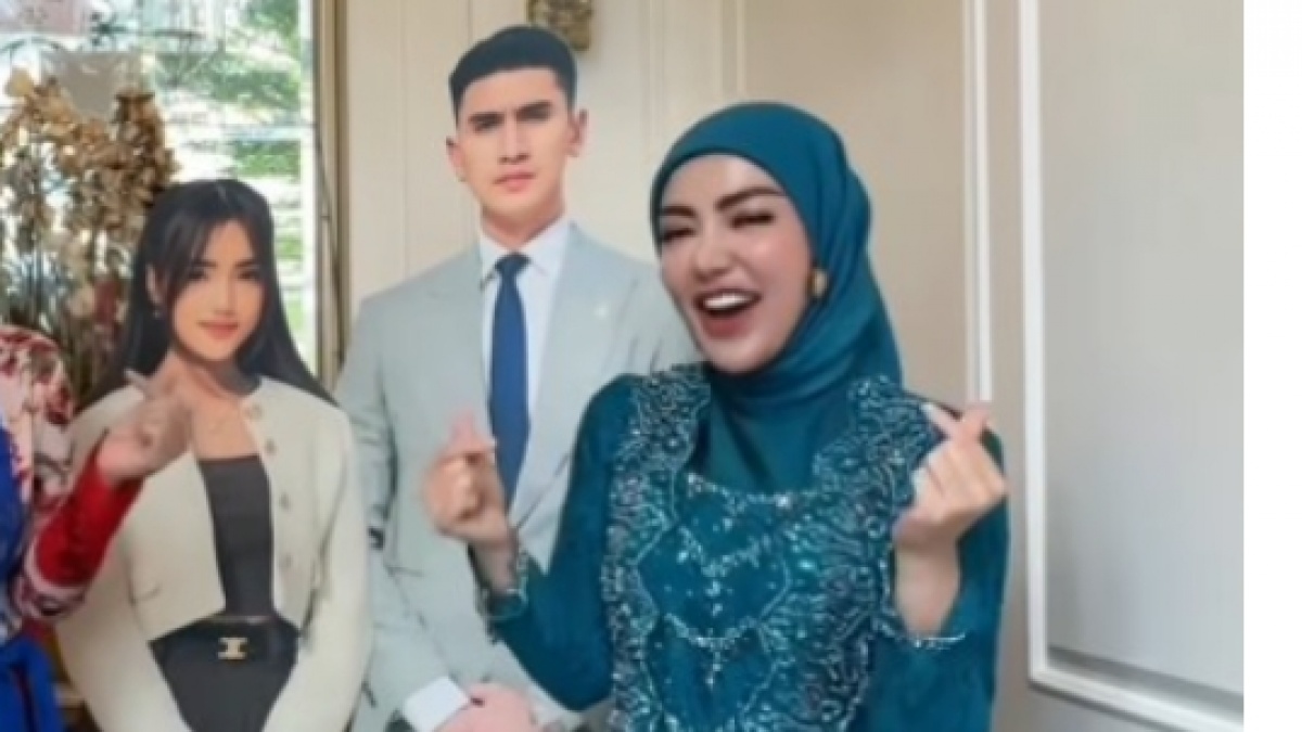 Jualan Skincare Pakai Dekor Ala Lamaran Fuji-Verrell Bramasta, Bella Shofie Dihujat: Marketing Lebay