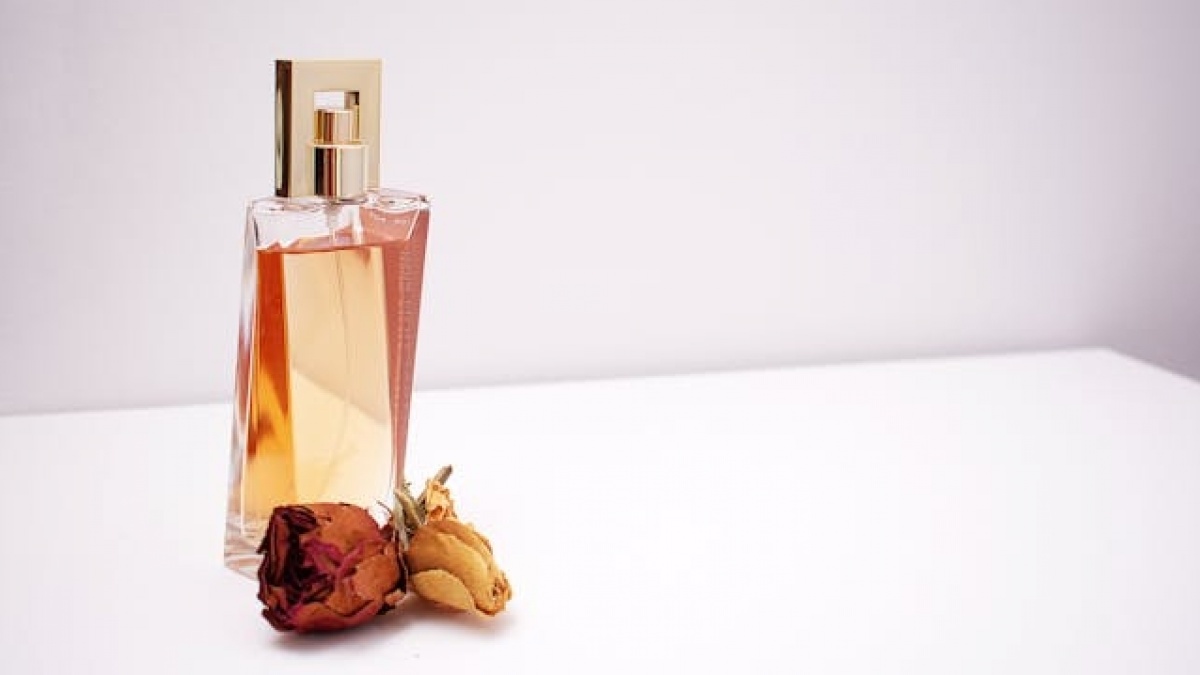 4 Rekomendasi Parfum Wangi Bunga yang Tahan Lama, Semerbak seperti Pengantin