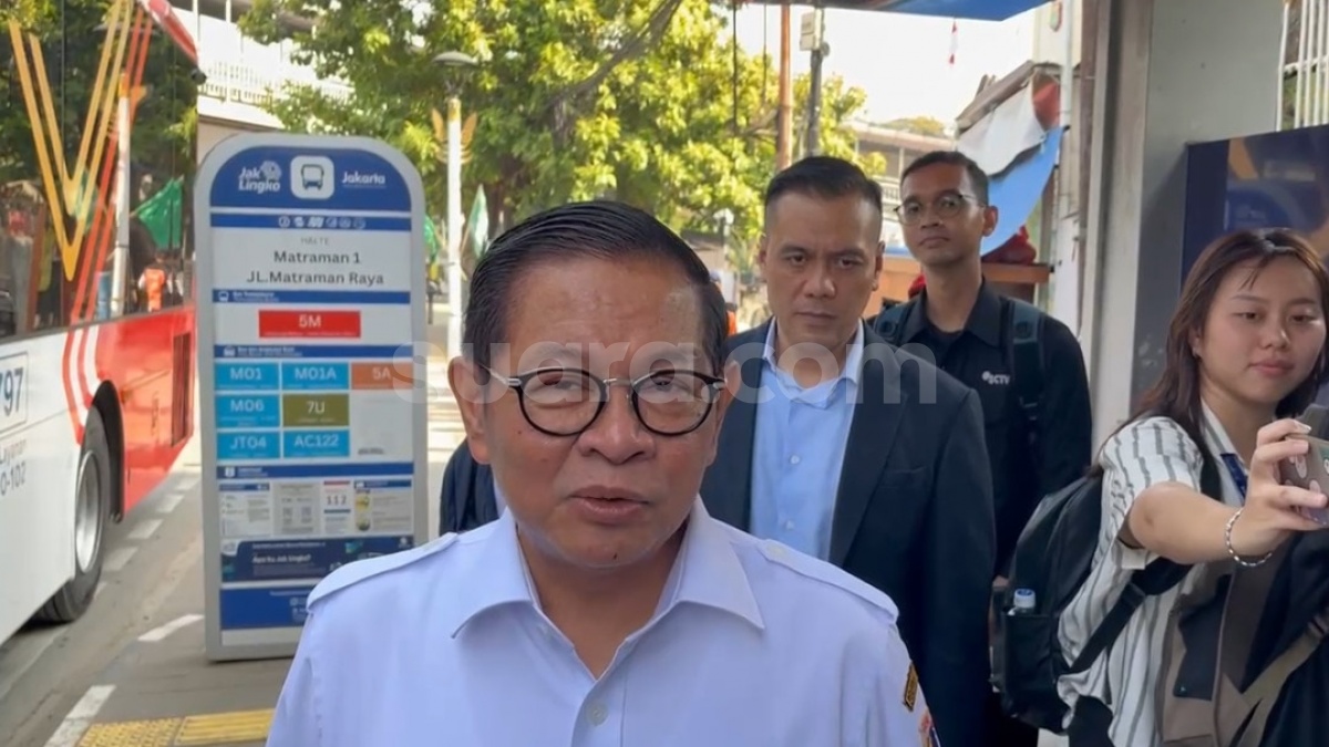 Perdana Ngantor Naik Transjakarta, Pramono Anung: Rasanya Menyenangkan!