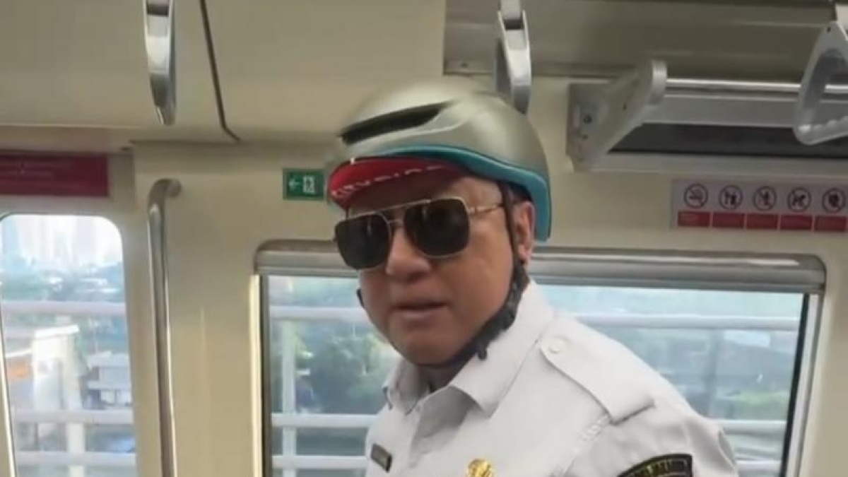 Manut Pramono, Kadisnaker DKI Hari Nugroho Kini Rela Gowes dan Naik LRT saat Ngantor