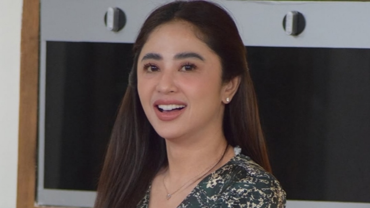 Move On dari Rully yang Pilot, Dewi Perssik Isyaratkan Pacari Pria Berseragam Loreng