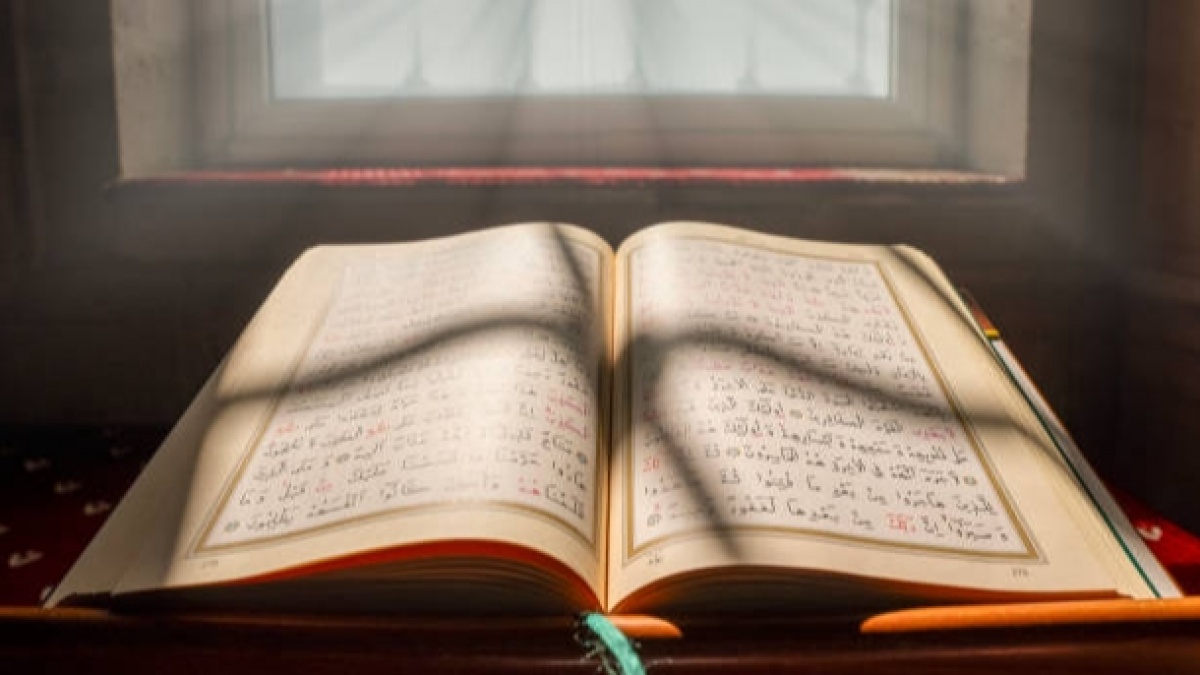 Terlilit Hutang? Ini Cara Cepat Kaya dengan Baca Surat Al-Ikhlas 1000 Kali