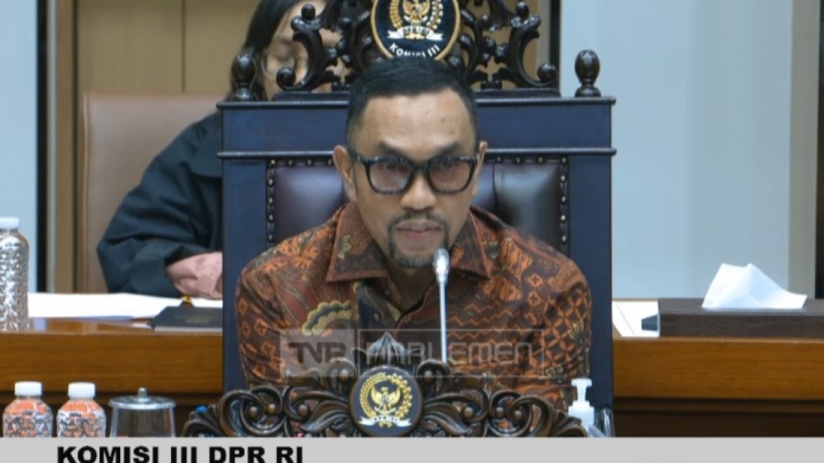 Breaking News: Rumah Ahmad Sahroni Dirusak Massa, Barang-Barang Dijarah