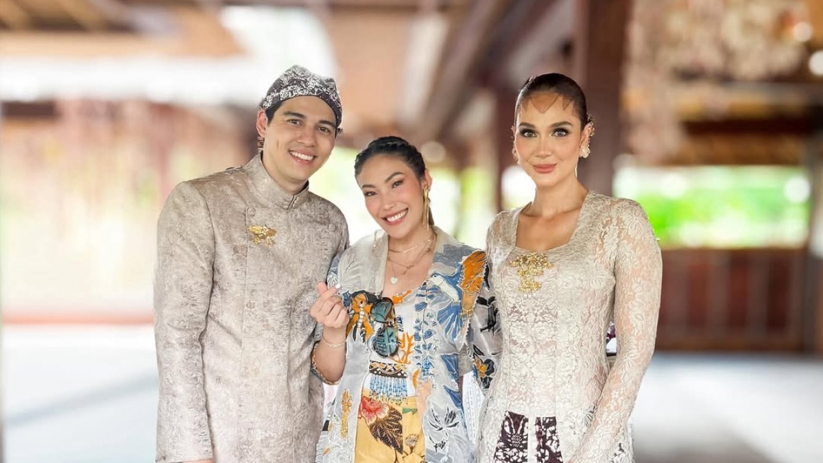 Isi Souvenir Khusus Bridesmaid Luna Maya Bikin Syok, Skincare Hingga Sandal Mewah