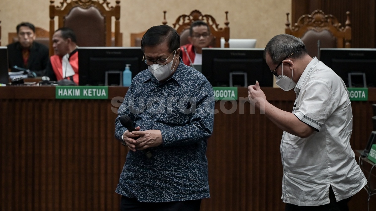 Tak Hanya Dipenjara 7 Tahun, Erintuah Damanik dan Mangapul Harus Bayar Denda Rp500 Juta