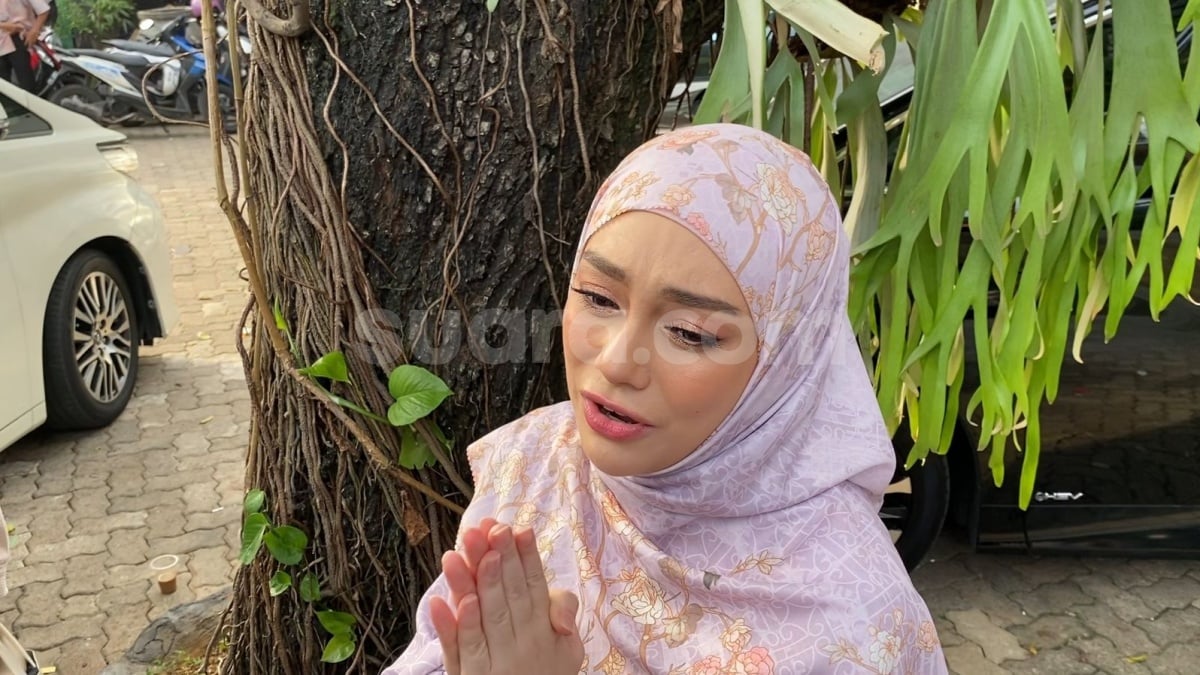 Hijrah dan Dekatkan Diri ke Tuhan, Celine Evangelista Akui Hidupnya Lebih Tenang